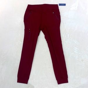 NWT Jaanuu maroon scrub bottom medium petite/short